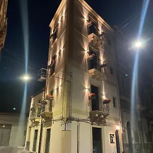 https://vicolo-san-gaetano-luxury-rooms.catania-hotels.net